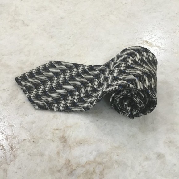 Robert Talbott Men's Necktie, Imported Silk, Hand Sewn - Picture 4 of 4